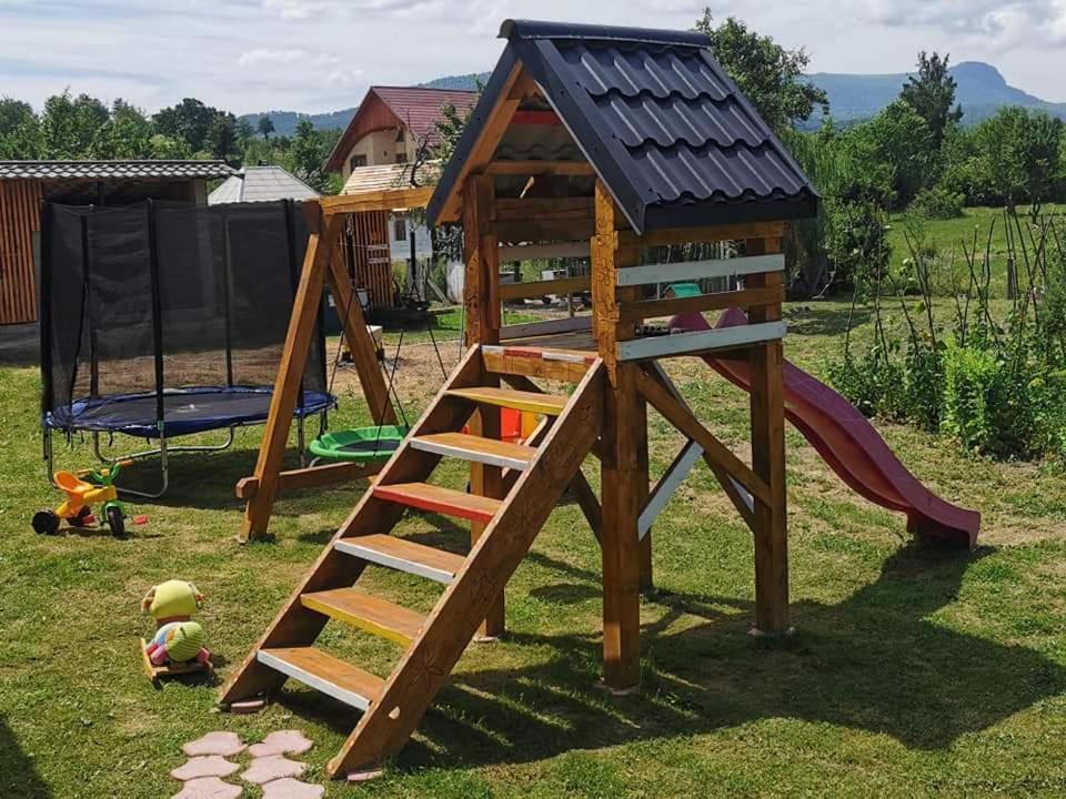 Pensiune Agroturistica "Casa Teodora" Budeşti Exterior foto