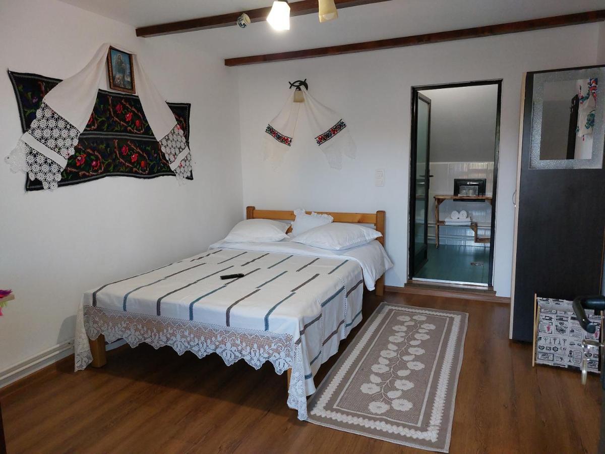 Pensiune Agroturistica "Casa Teodora" Budeşti Exterior foto