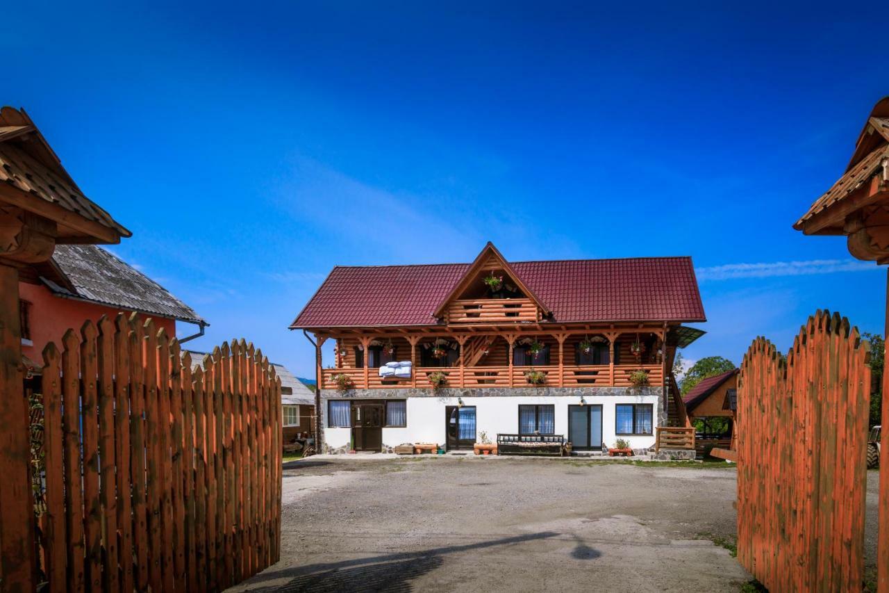 Pensiune Agroturistica "Casa Teodora" Budeşti Exterior foto